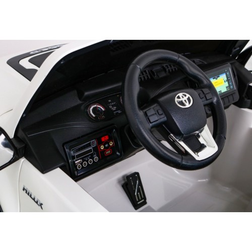 Pojazd Toyota Hilux Biała