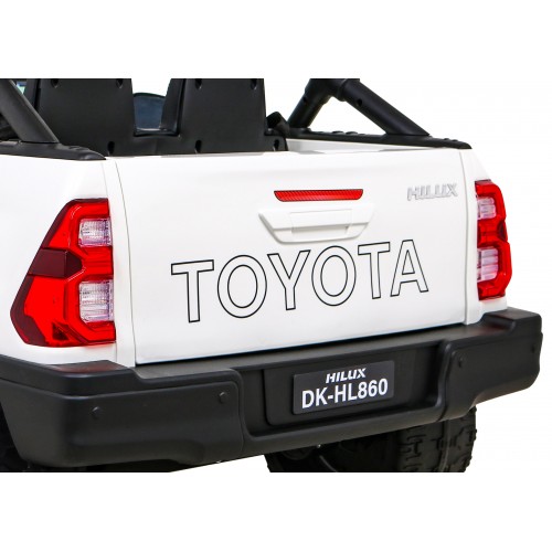 Toyota Hilux na akumulator dla dzieci Biały Pickup + Napęd 4x4 + Pilot + 2 bagażniki
