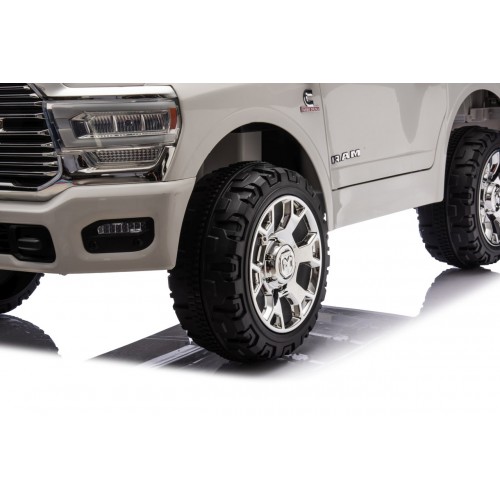 Pojazd RAM 3500 Biały