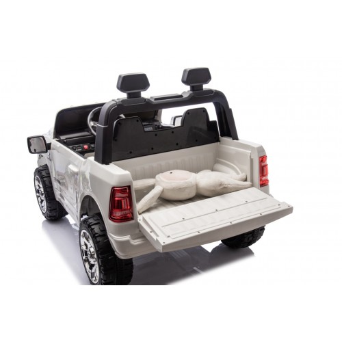 Pojazd RAM 3500 Biały