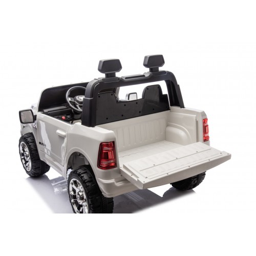 Pojazd RAM 3500 Biały