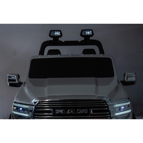 Pojazd RAM 3500 Biały