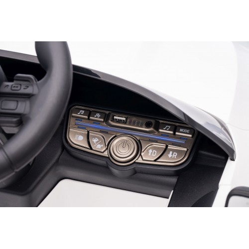 Pojazd Mercedes Benz AMG CLE 53 Biały