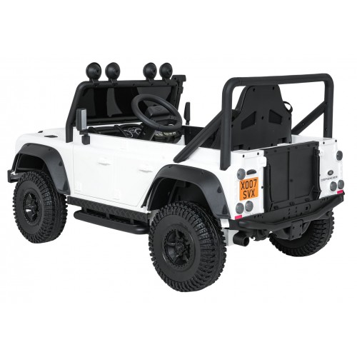 Pojazd Land Rover Defender 110 SVX Concept Biały