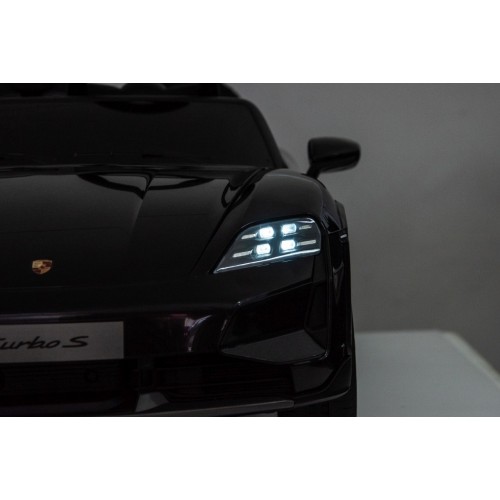 Pojazd Porsche Taycan Turbo S Czarny
