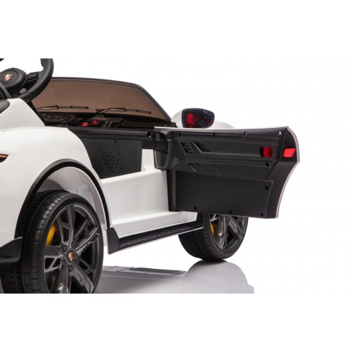 Pojazd Porsche Taycan Turbo S Biały