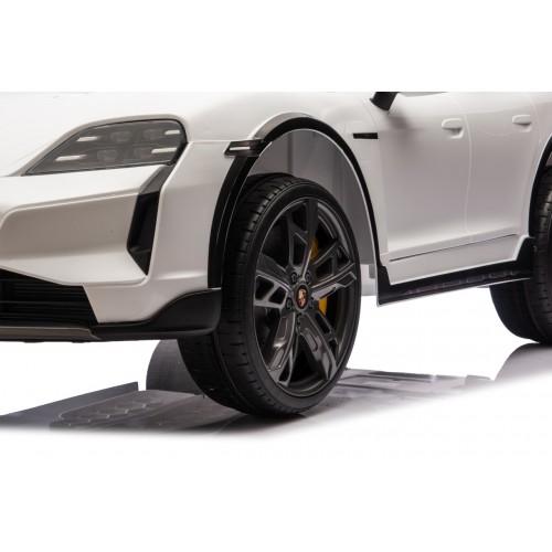 Pojazd Porsche Taycan Turbo S Biały