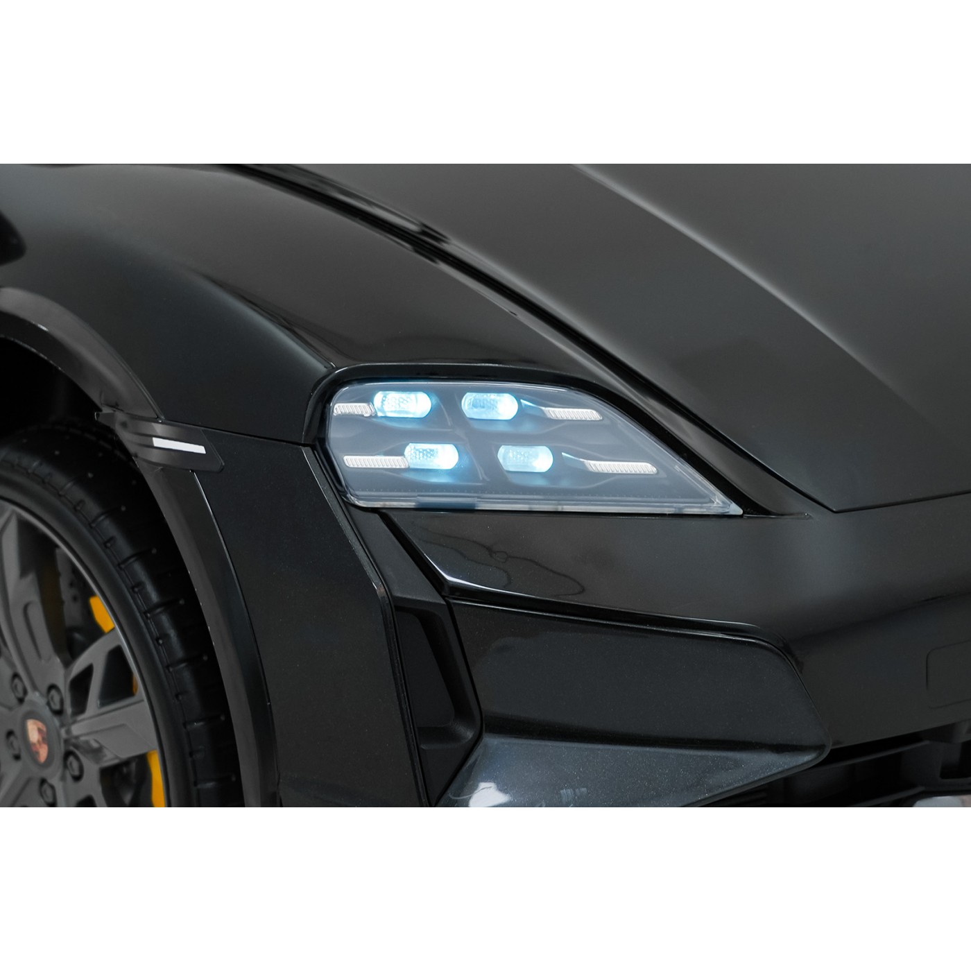 Pojazd Porsche Taycan Turbo S Czarny