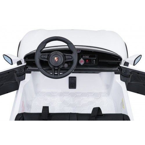 Pojazd Porsche Taycan Turbo S Biały