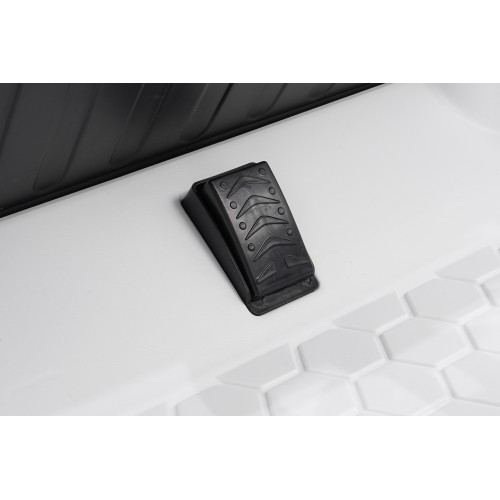 Pojazd Porsche Taycan Turbo S Biały